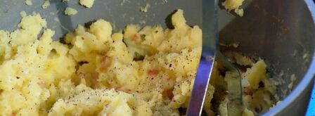 печеночные оладьи с пюре и грибным соусом. Шаг 5