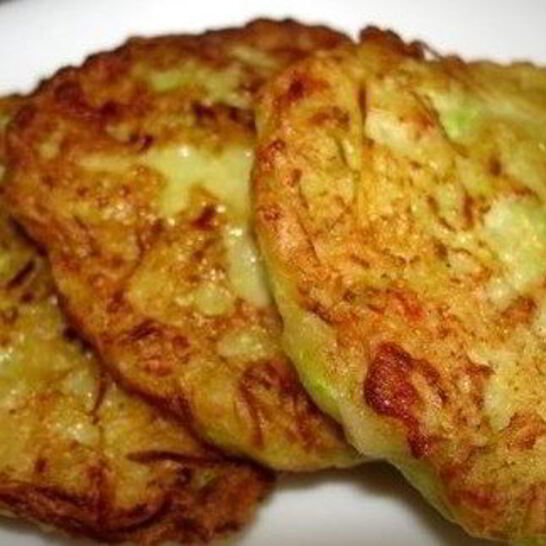 Рецепт сладкие оладьи из кабачков и яблок