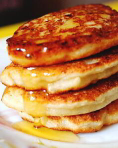 Творожно-фруктовые оладьи с медом