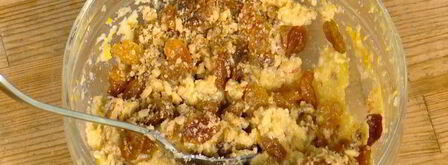 яблочные оладушки с грецкими орехами и изюмом. Шаг 7