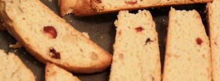 бискотти с вяленой клюквой и орехами. Шаг 3