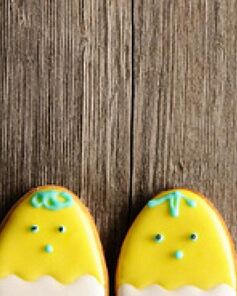 Домашнее имбирное печенье к Пасхе в виде крашеных яиц