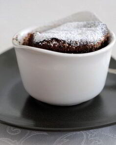 Крем-какао с печеньем и орехами по-португальски