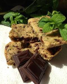 Песочное печенье с горьким шоколадом, пармезаном и мятой