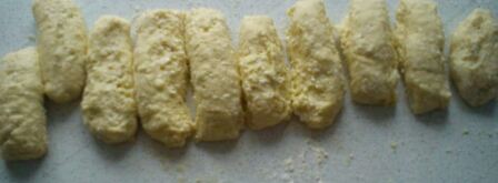 рогалики с маком и кунжутом. Шаг 3