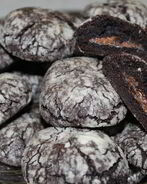 Шоколадное печенье с кремовой начинкой