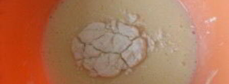 быстрый пирог минутка на сковороде. Шаг 3