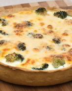 Киш с курицей и брокколи