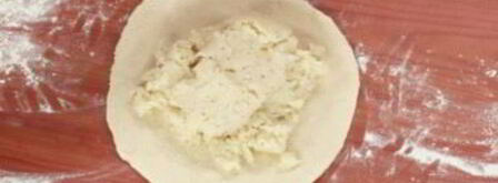 осетинский пирог с сыром сулугуни. Шаг 4