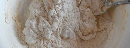 пирог из слоеного теста с творогом. Шаг 4