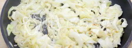 пироги с капустой и грибами лапти. Шаг 7