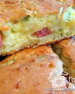 Сыроколбасный пирог