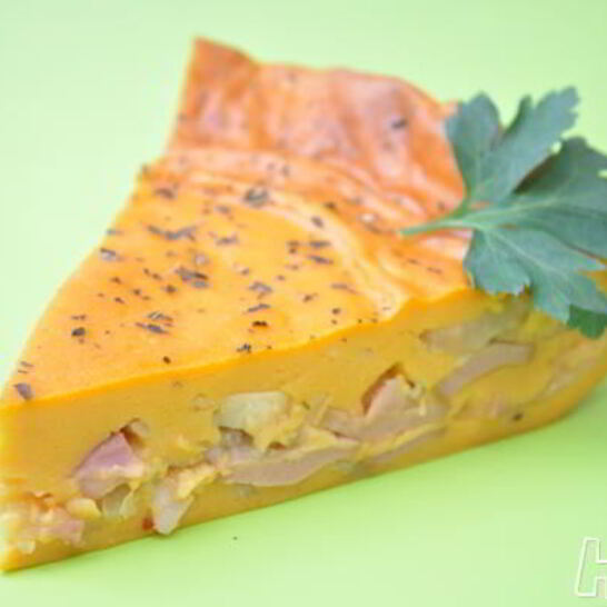 Рецепт томатный пирог с луком и колбасами