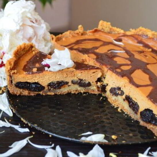 Рецепт творожно-карамельный пирог с черносливом