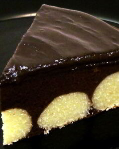 Вкуснейший шоколадный пирог с творожными шариками