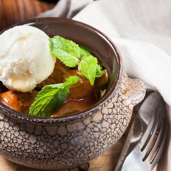 Рецепт яблочный пирог в горшочке