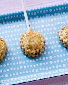 Мини-пирожки на палочке