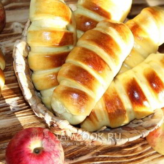 Рецепт пирожки из дрожжевого теста с яблоками и повидлом