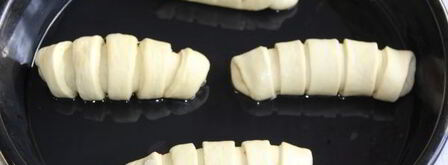 пирожки из дрожжевого теста с яблоками и повидлом. Шаг 14