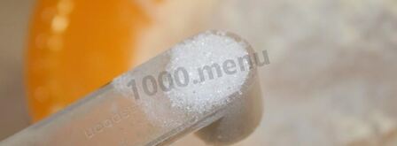 пирожки на кефире с зеленым луком и яйцом. Шаг 4