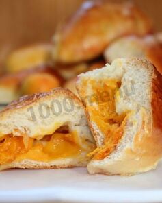 Пирожки с абрикосами в духовке