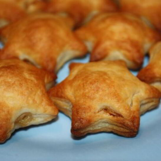 Рецепт пирожки с рыбой из слоеного теста