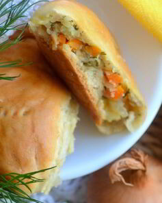 Пирожки с рыбой о овощами