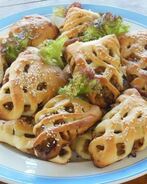 Плетеные пирожки из творожного теста