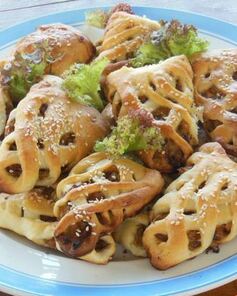 Плетеные пирожки из творожного теста