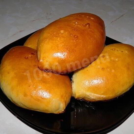 Рецепт сдобные дрожжевые пирожки с яйцом и луком