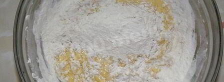 сдобные дрожжевые пирожки с яйцом и луком. Шаг 10