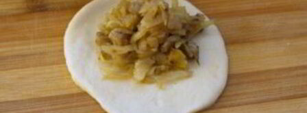 вкусные пирожки из дрожжевого теста. Шаг 8