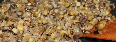 жареные пирожки с баклажанами мясом и грибами. Шаг 3