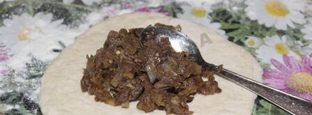 жареные пирожки с баклажанами мясом и грибами. Шаг 6