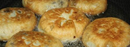 жареные пирожки с баклажанами мясом и грибами. Шаг 7