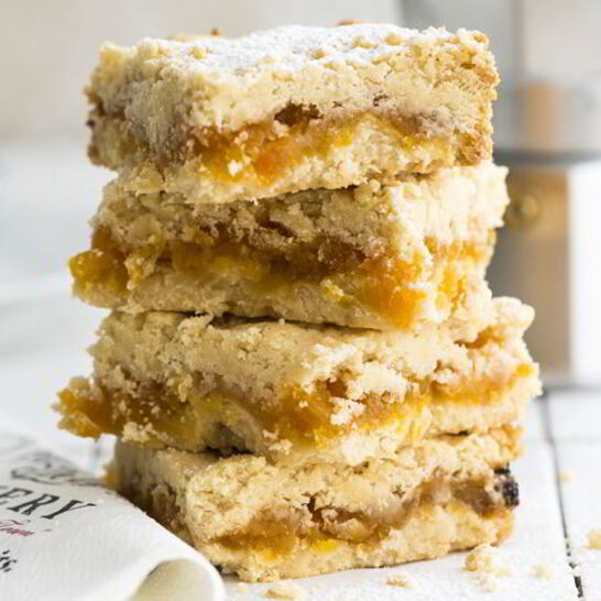 Рецепт домашнее нарезное пирожное с курагой