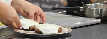 миндальные пирожные с малиной. Шаг 6