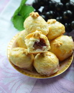Пирожные с виноградом