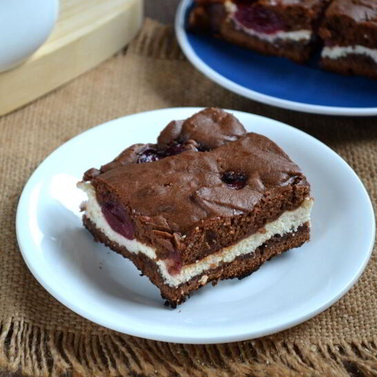 Рецепт шоколадный брауни с вишней