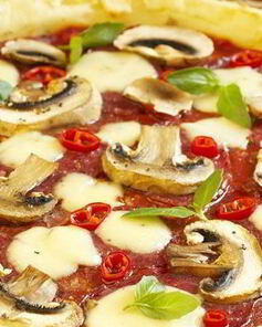 Картофельная пицца с салями