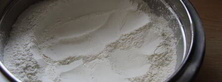 классическая тонкая пицца с начинкой ассорти. Шаг 2