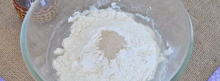 луковая пицца с кукурузой и моцареллой. Шаг 4