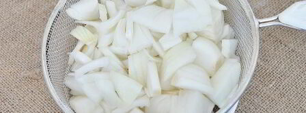 луковая пицца с кукурузой и моцареллой. Шаг 7