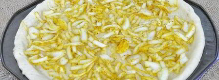 луковая пицца с кукурузой и моцареллой. Шаг 11