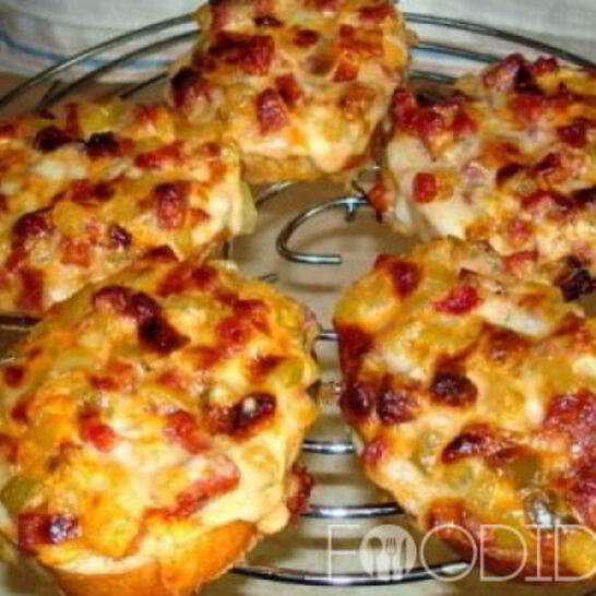 Рецепт мини-пицца из булочек