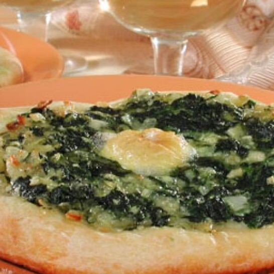 Рецепт мини-пицца с перепелиными яйцами