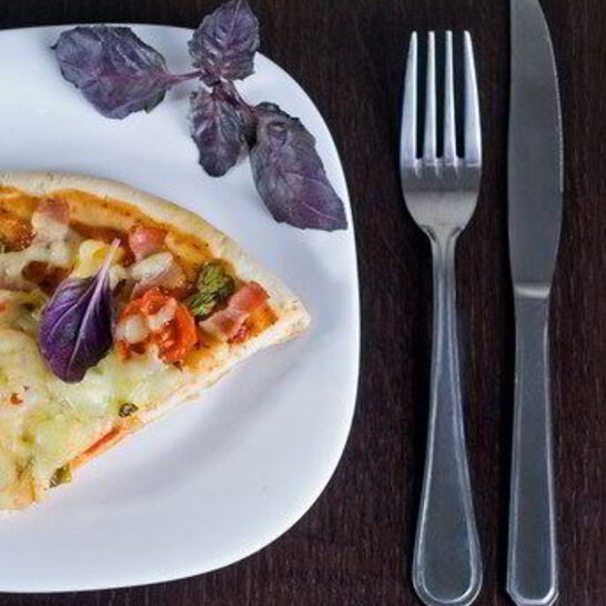 Рецепт пицца с беконом и овощами