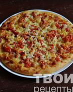 Пицца с колбасой
