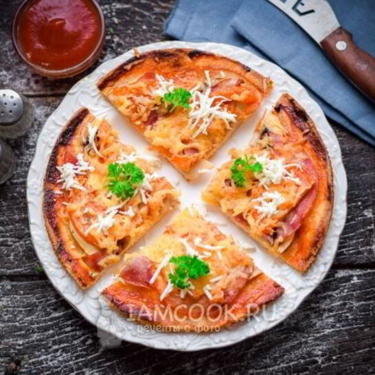 Рецепт пиццы с ветчиной, сыром и помидорами
