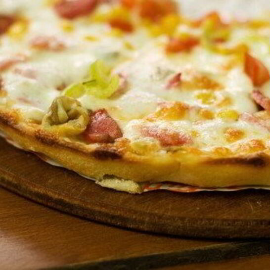 Рецепт пицца со шпиком, брюссельской капустой и миндалем